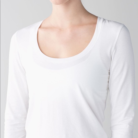 🍋 Lululemon Anahatasana Long Sleeve Tee
in white - Picture 7 of 11